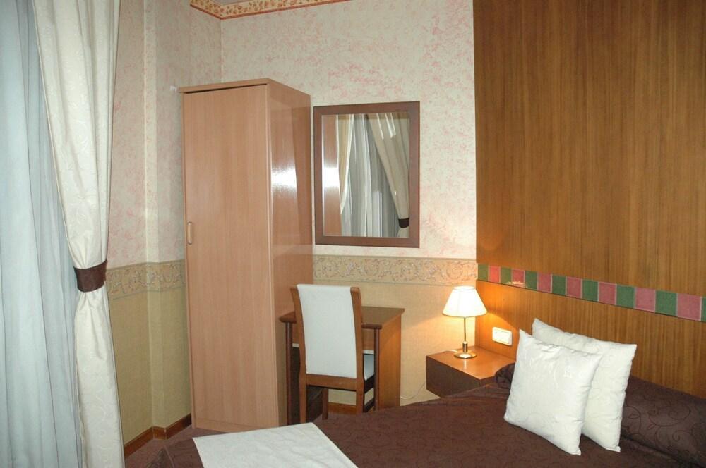 Hotel Las Yucas Atarfe Екстериор снимка