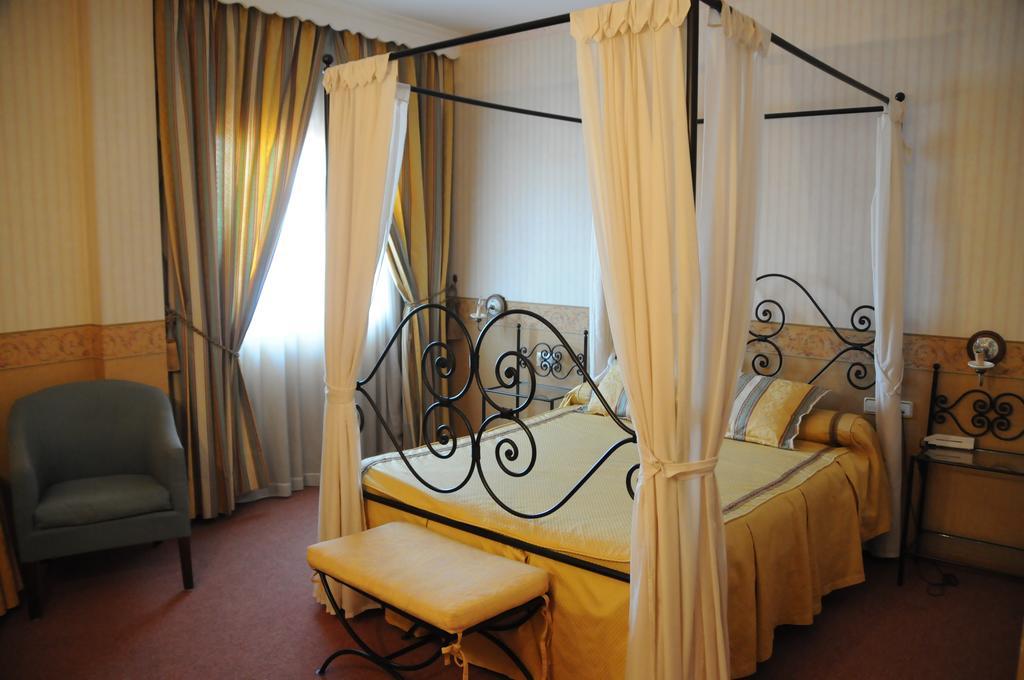 Hotel Las Yucas Atarfe Екстериор снимка