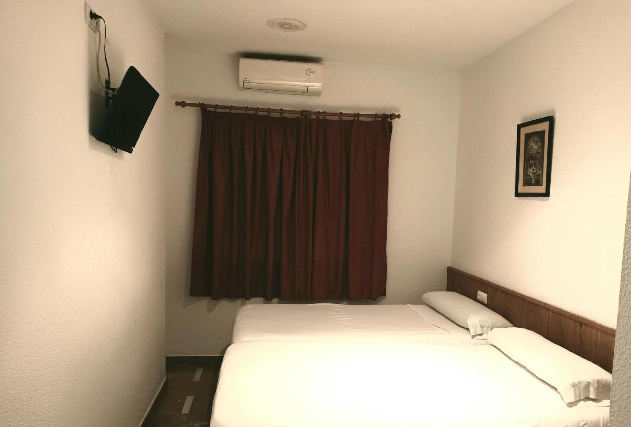 Hotel Las Yucas Atarfe Екстериор снимка
