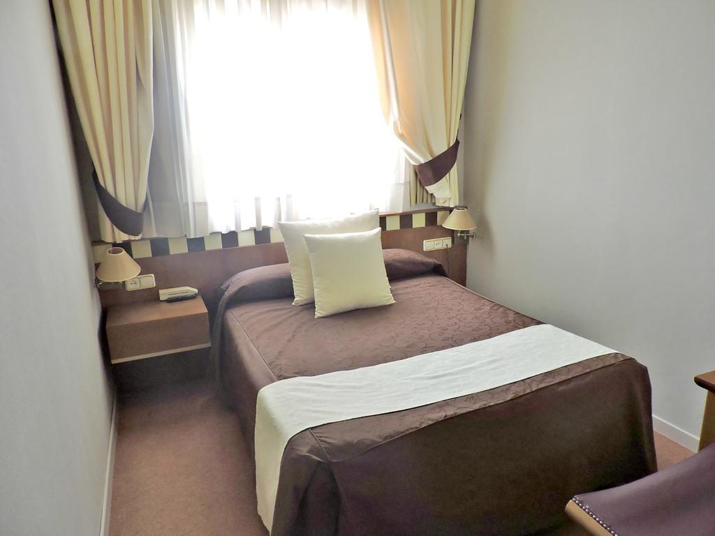 Hotel Las Yucas Atarfe Екстериор снимка