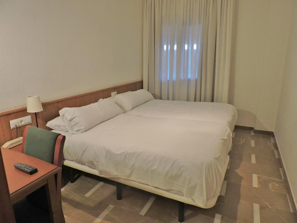 Hotel Las Yucas Atarfe Екстериор снимка