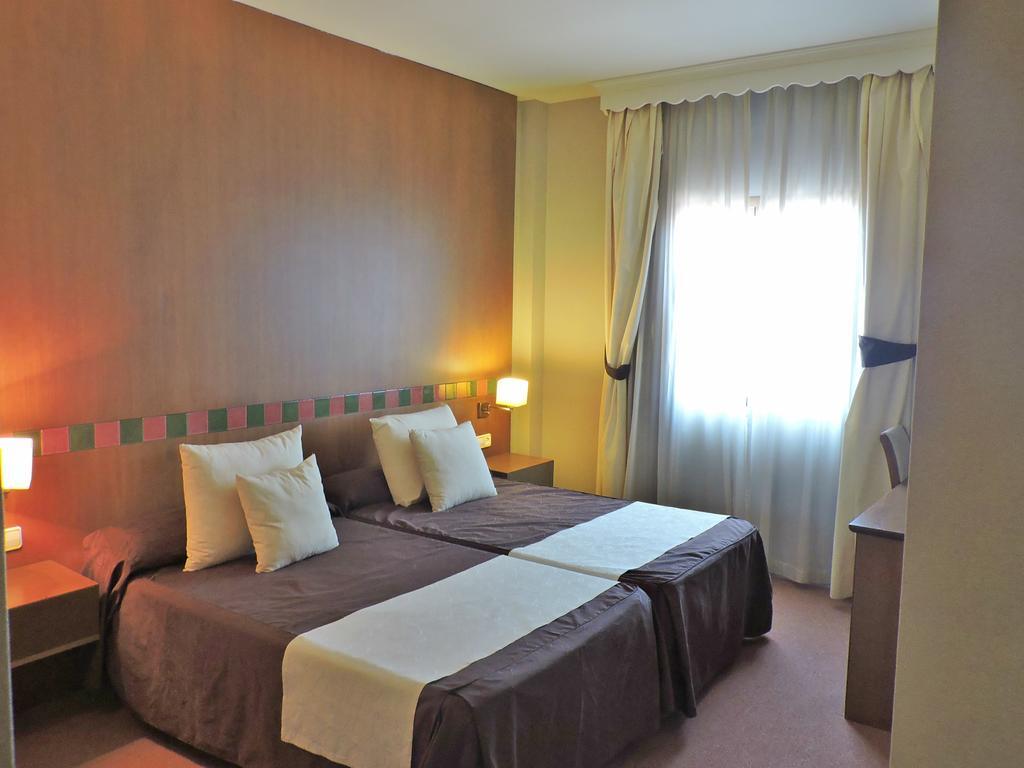 Hotel Las Yucas Atarfe Екстериор снимка