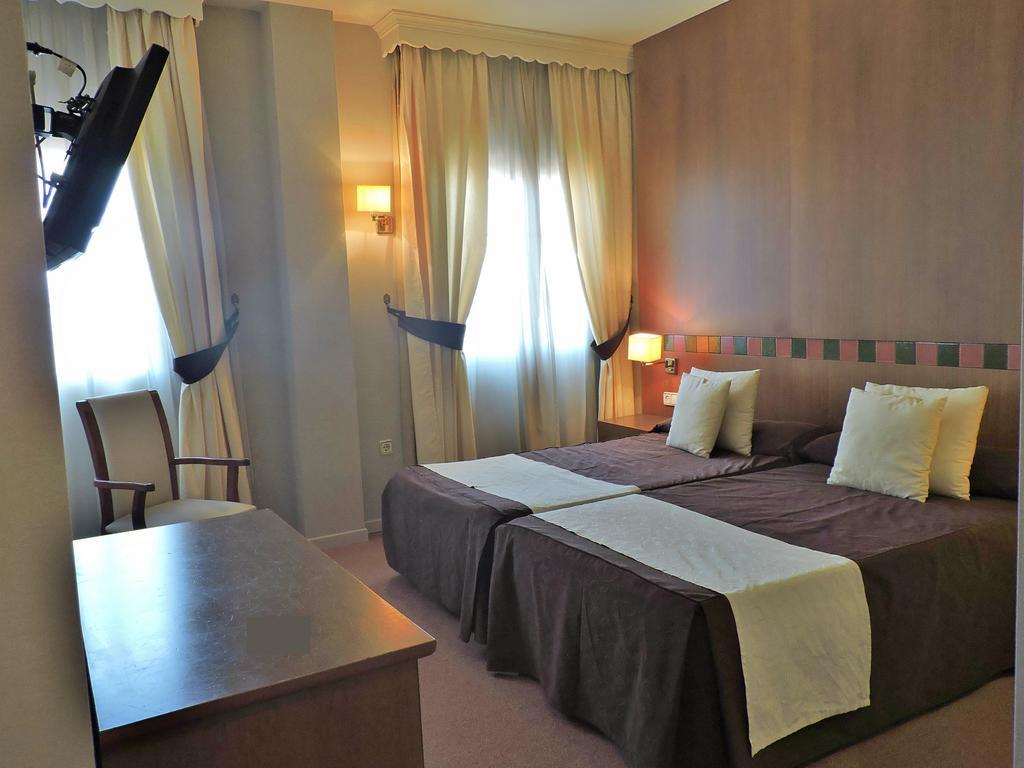 Hotel Las Yucas Atarfe Екстериор снимка