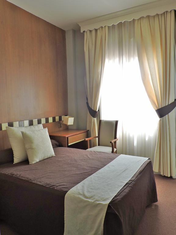 Hotel Las Yucas Atarfe Екстериор снимка